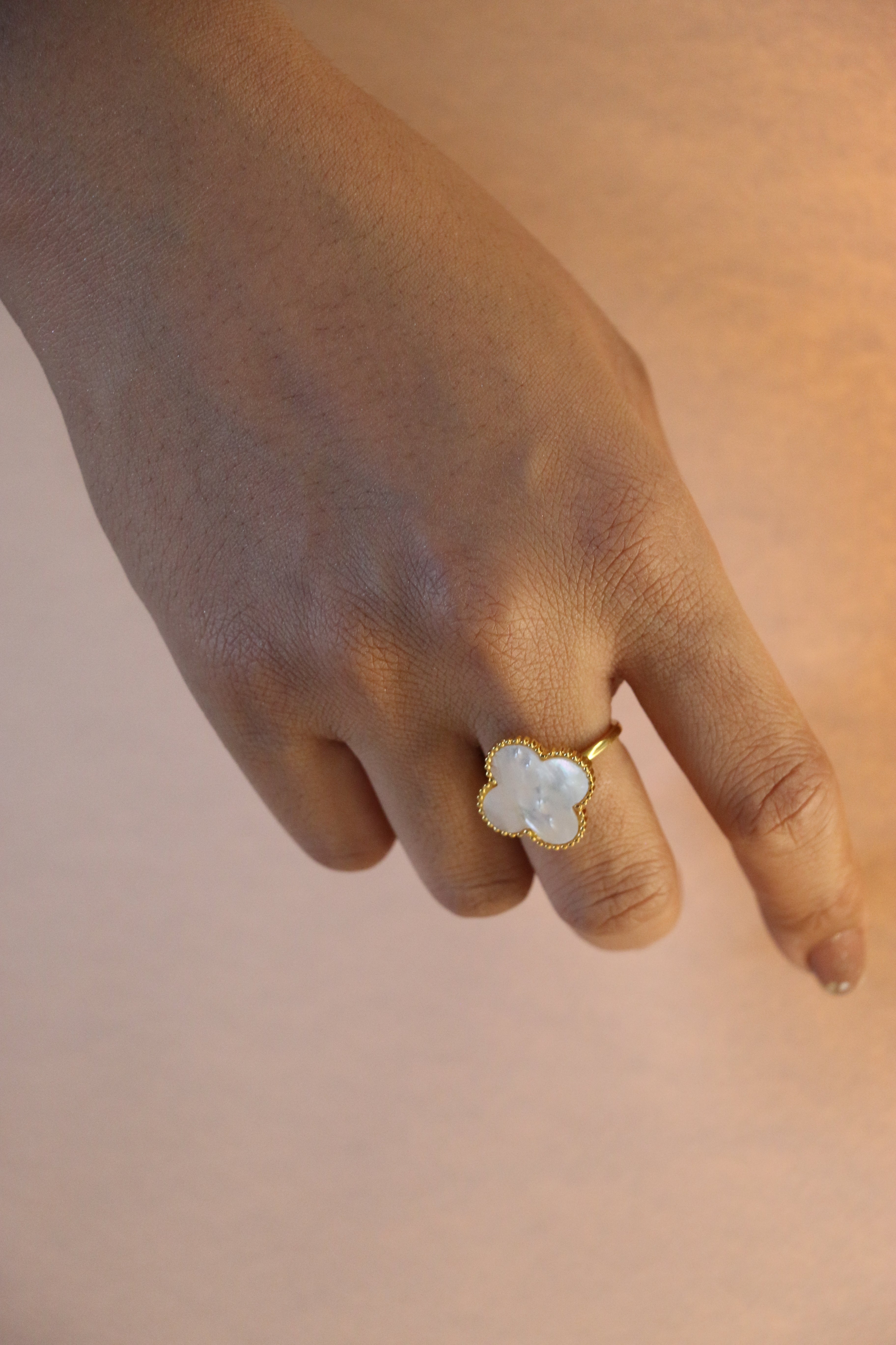 Mop clover adjustable ring