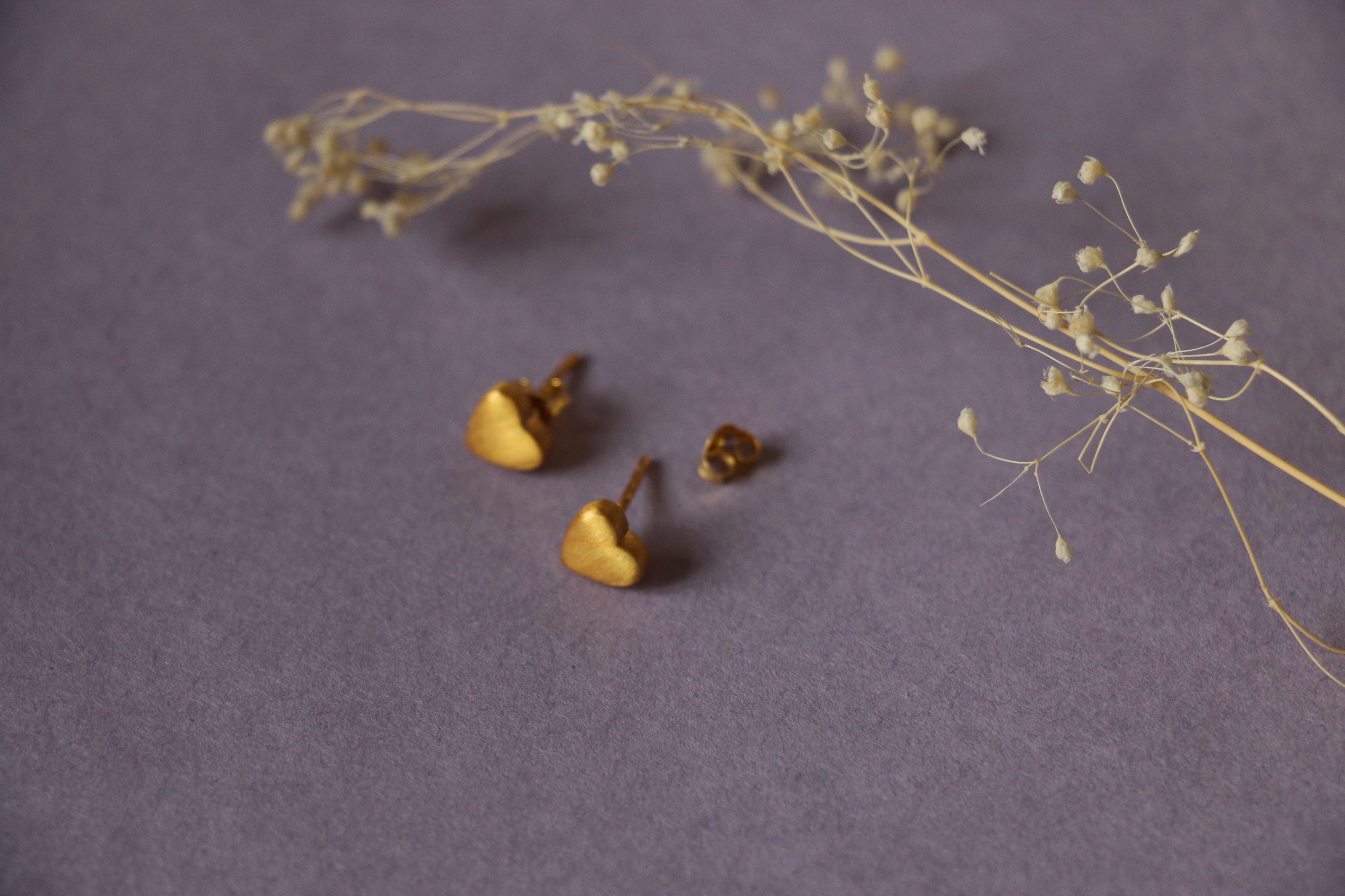 Matte heart ear studs