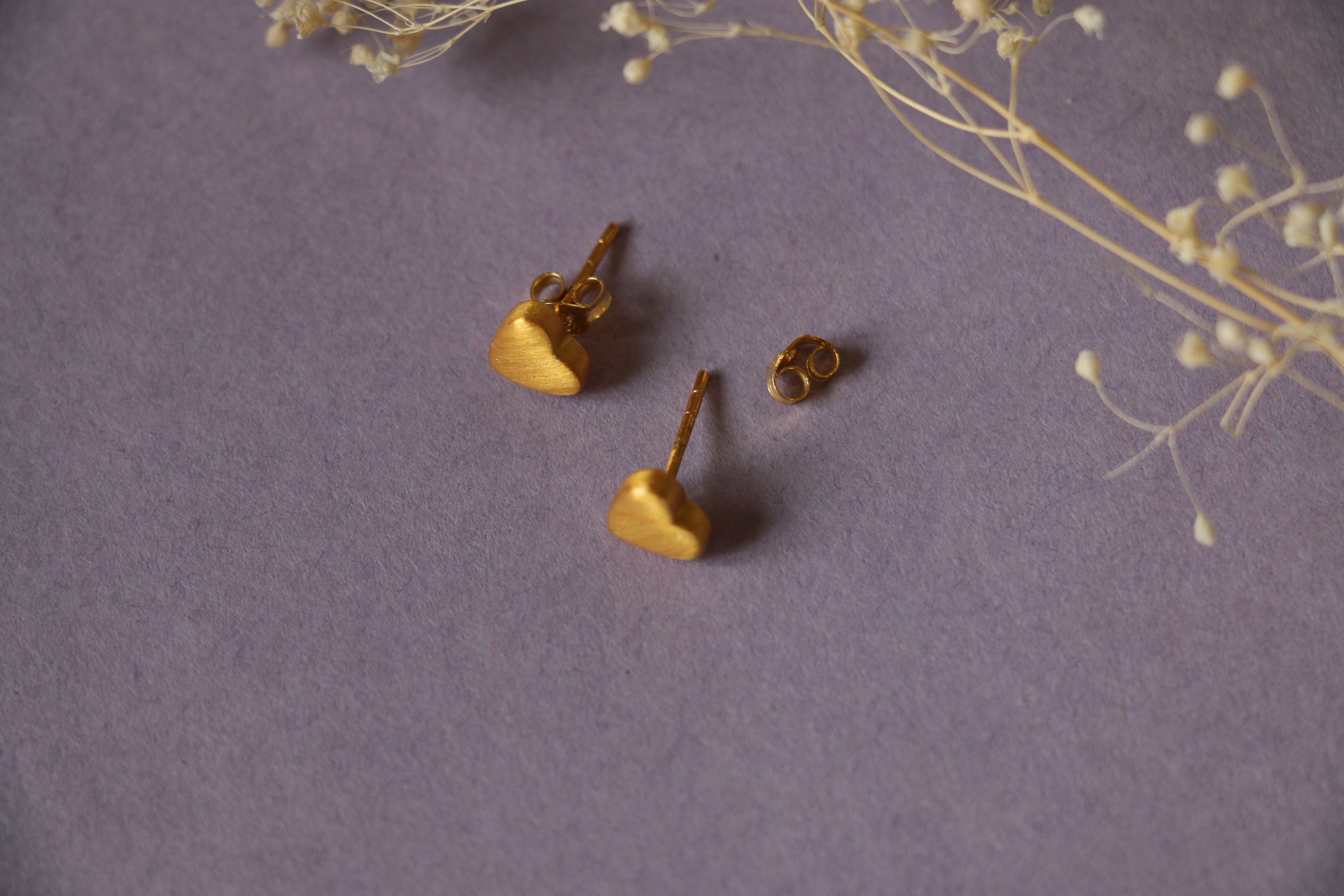 Matte heart ear studs