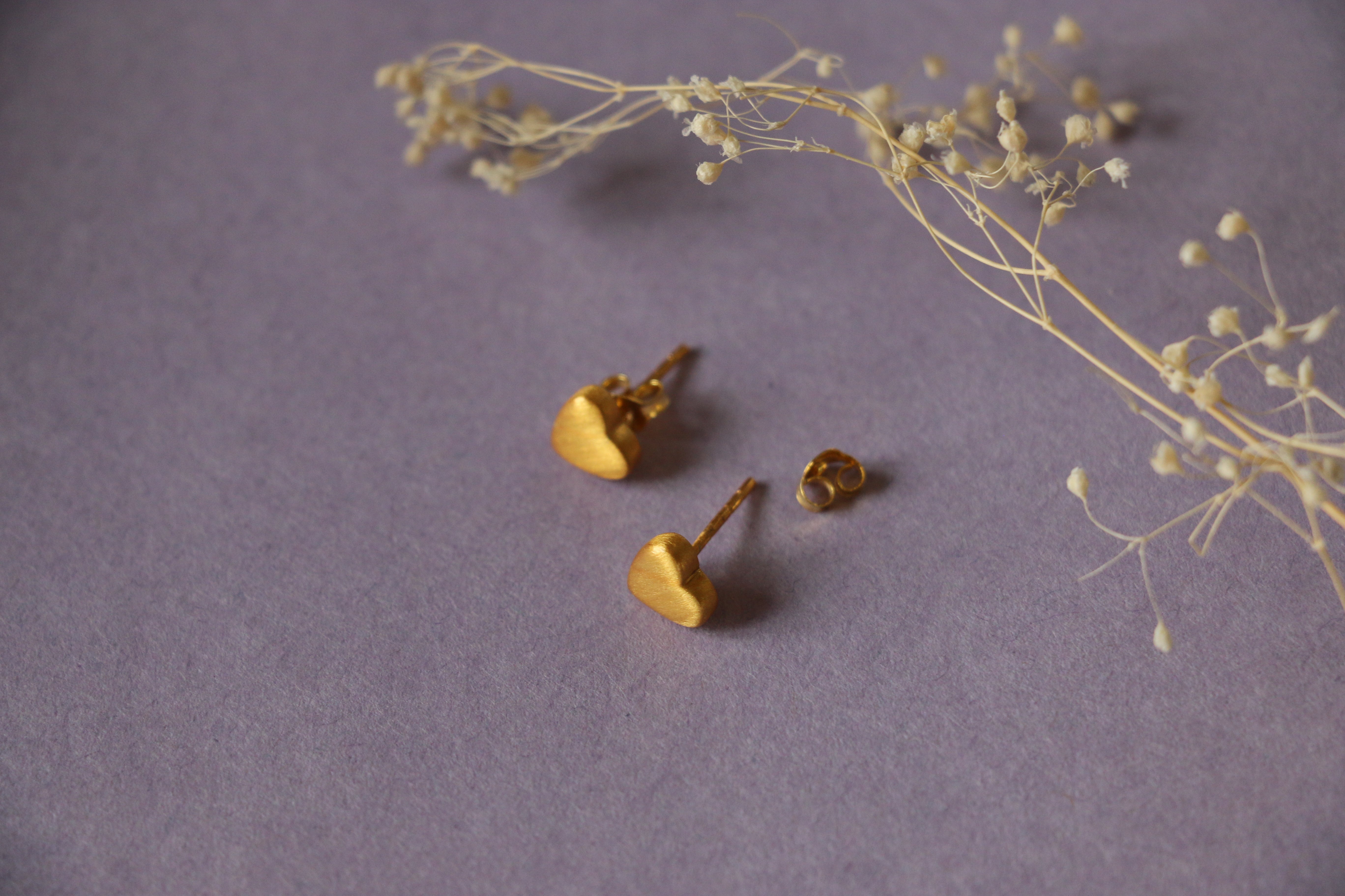 Matte heart ear studs