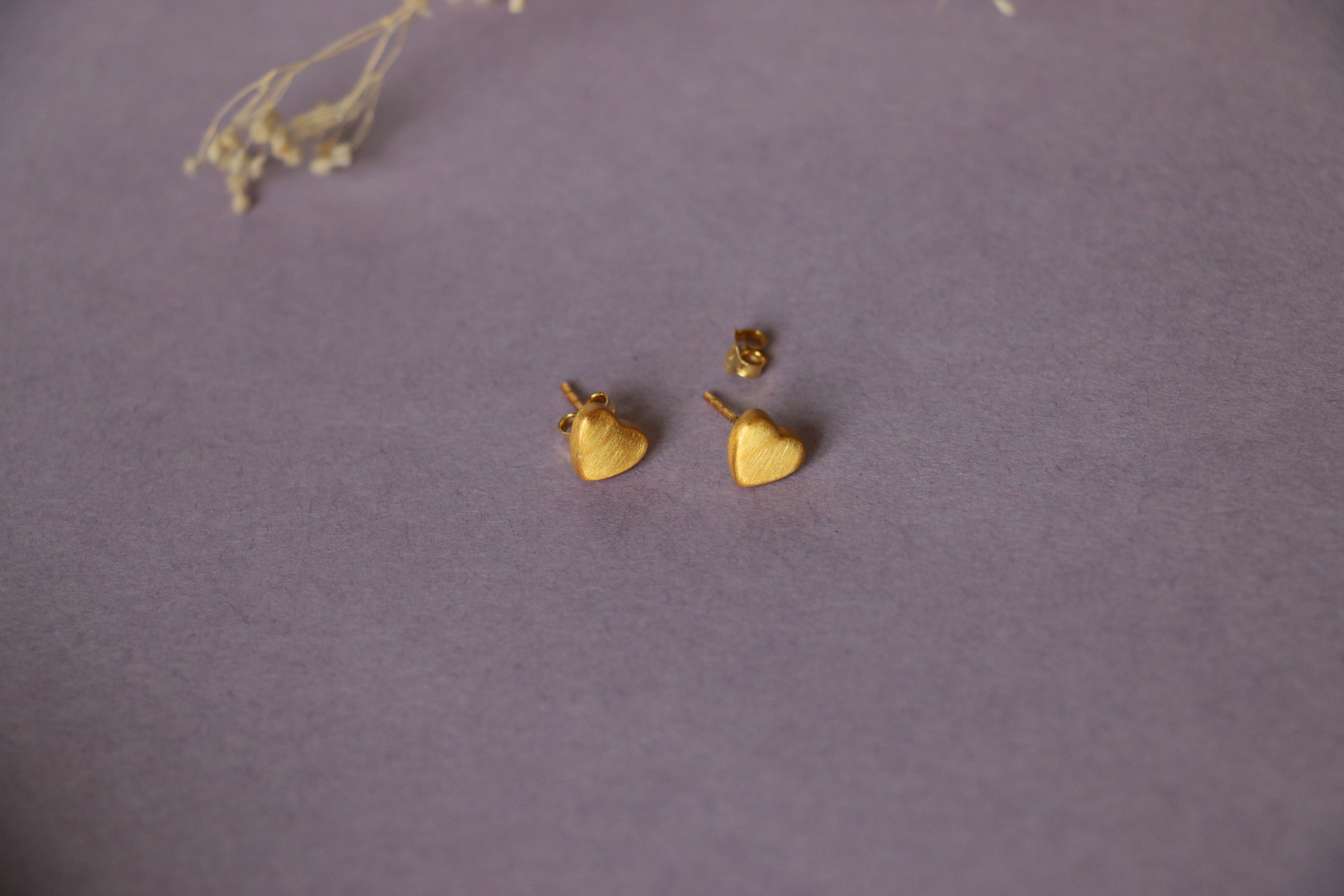 Matte heart ear studs