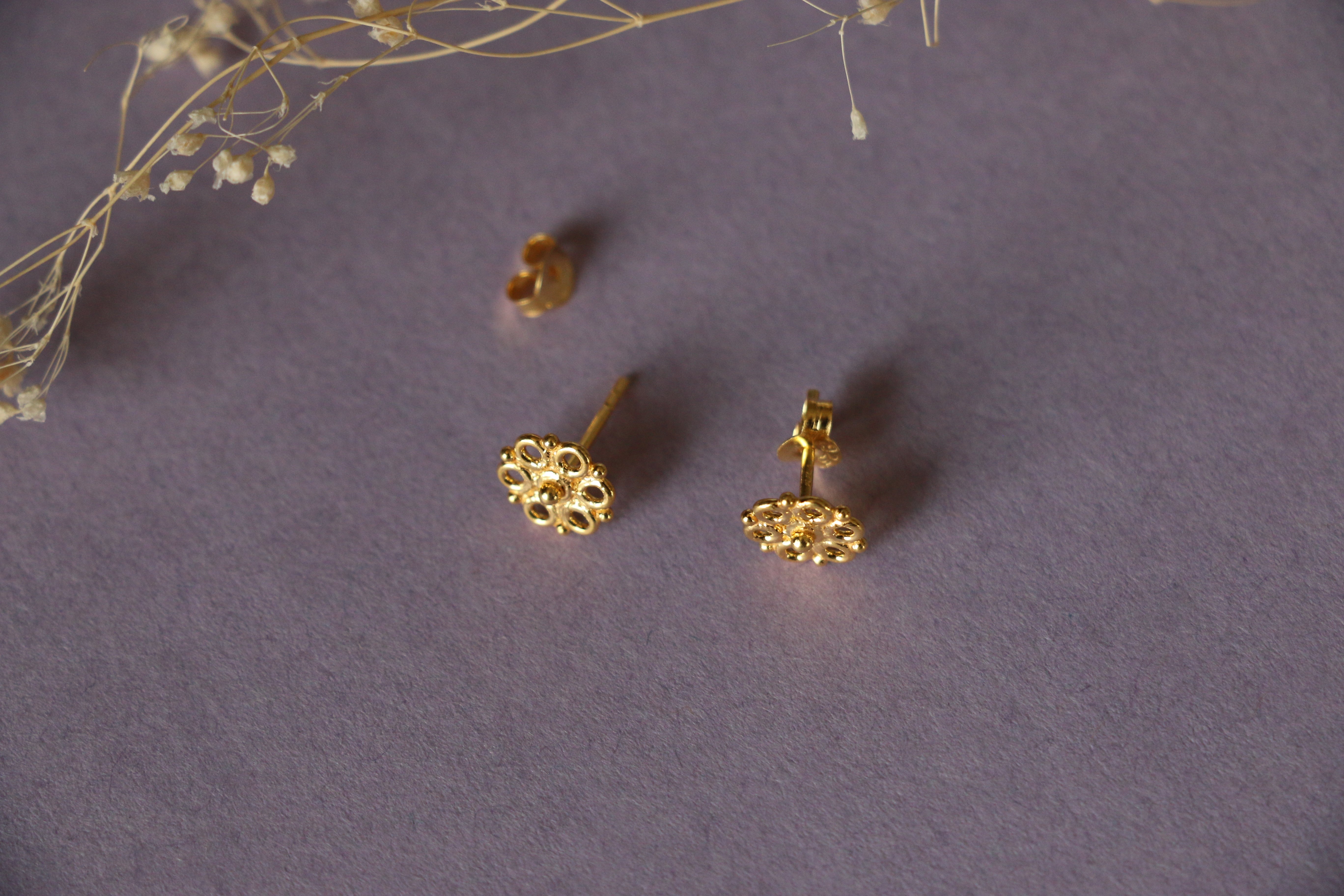 6 petal flower ear studs