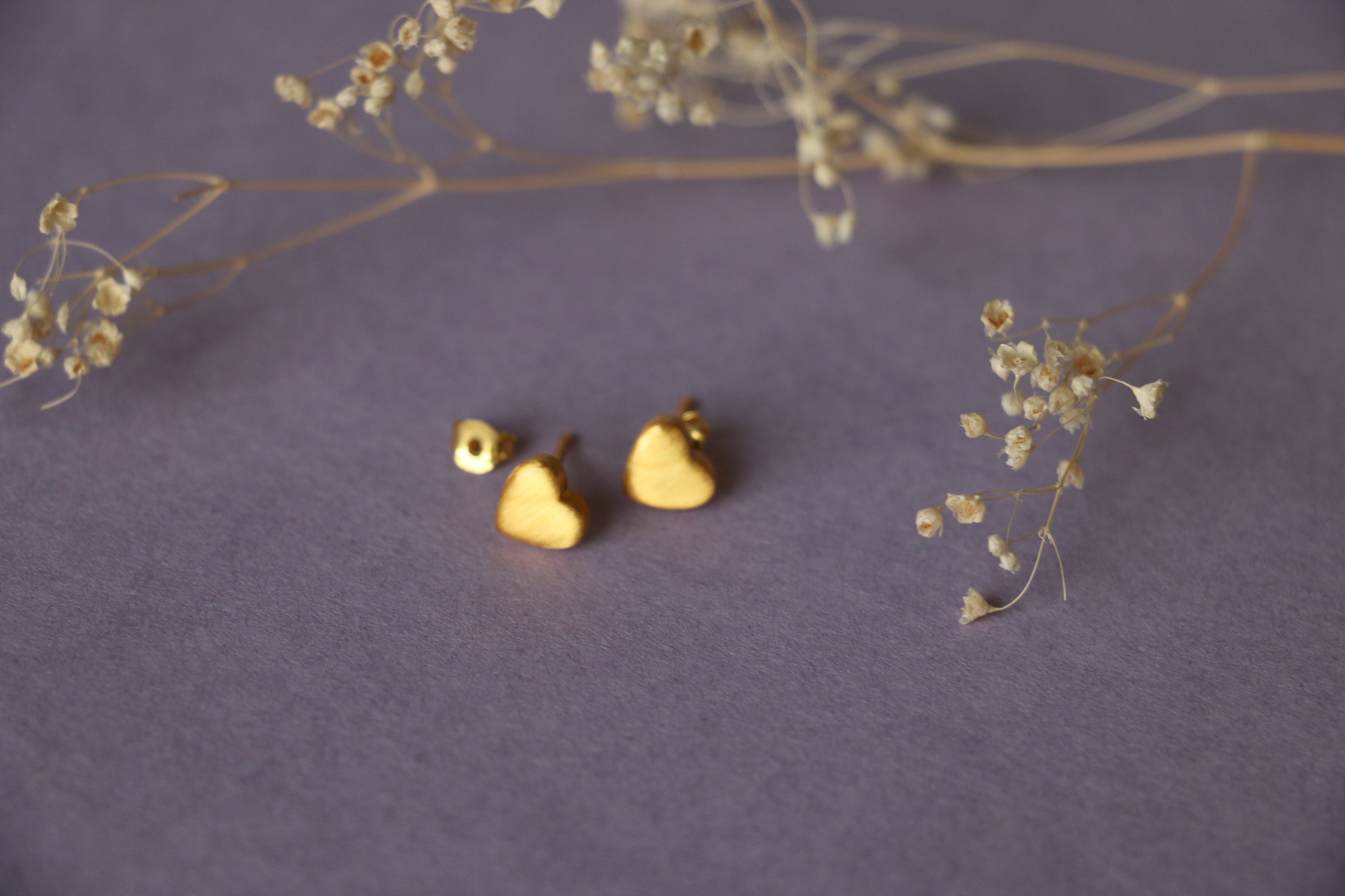 Matte heart ear studs