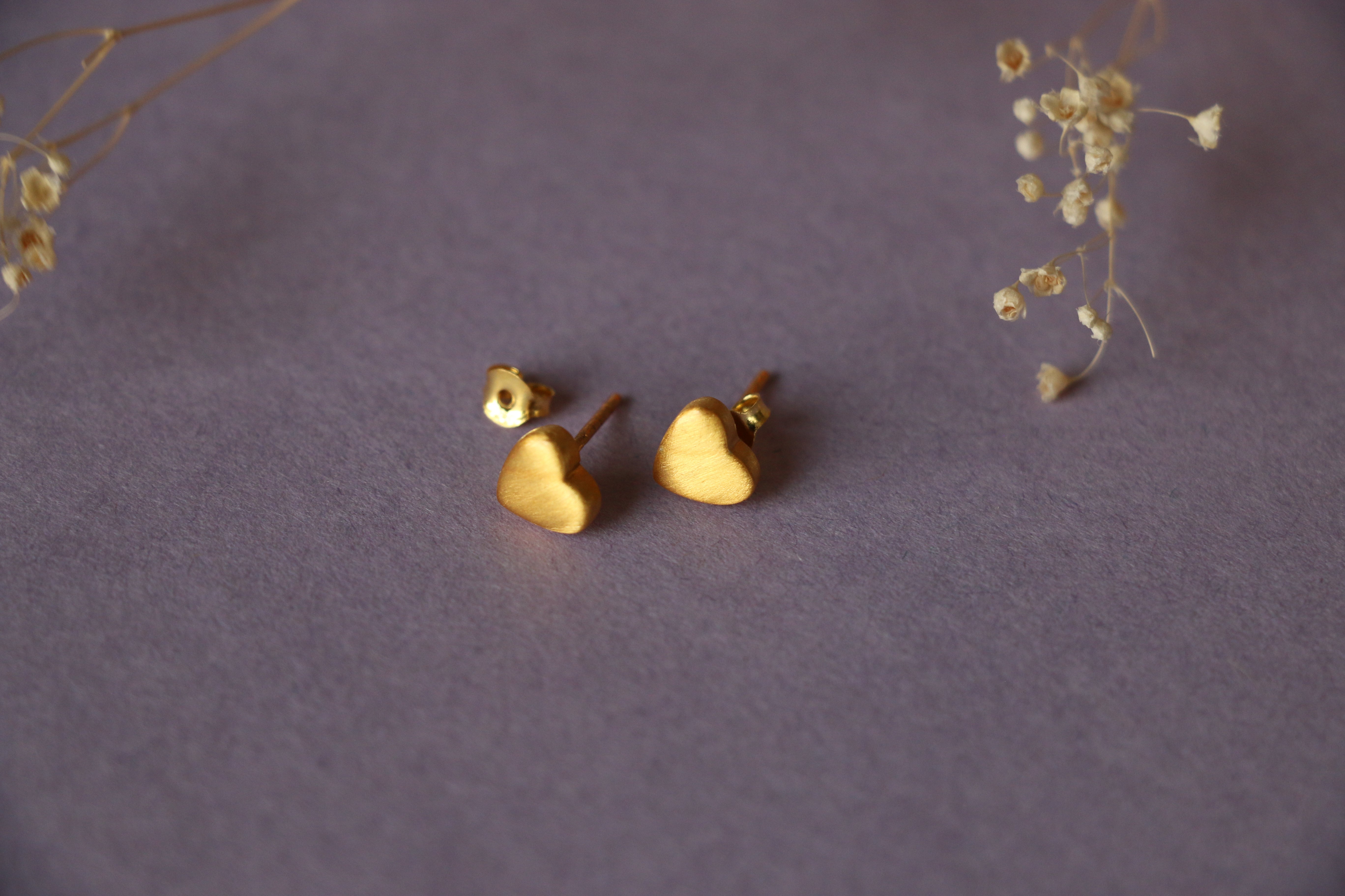Matte heart ear studs