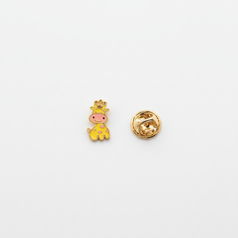 Giraffe Lapel pin