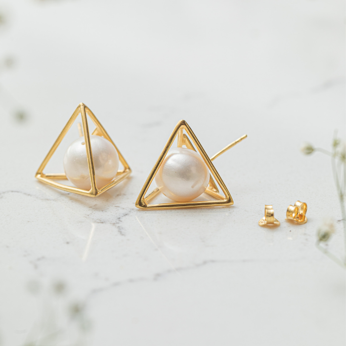 Pyramid Studs