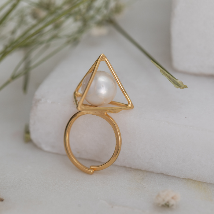 Pyramid Ring