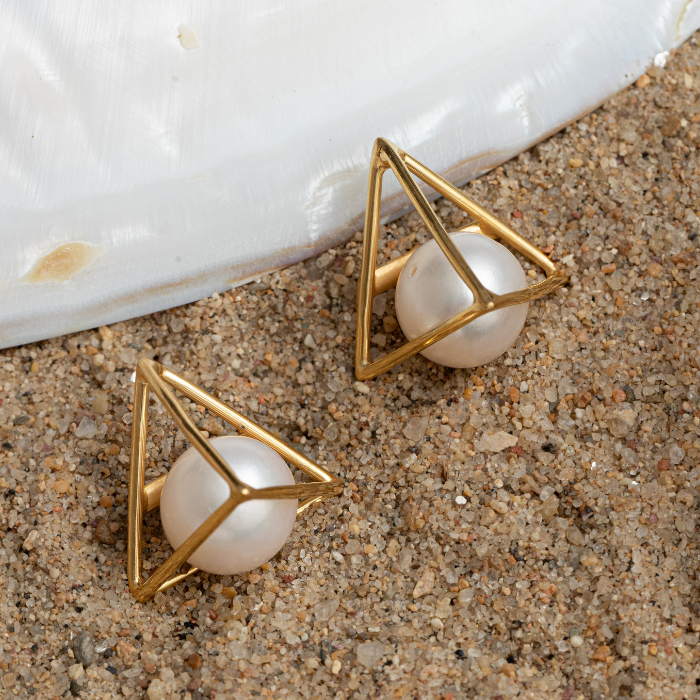 Pyramid Studs