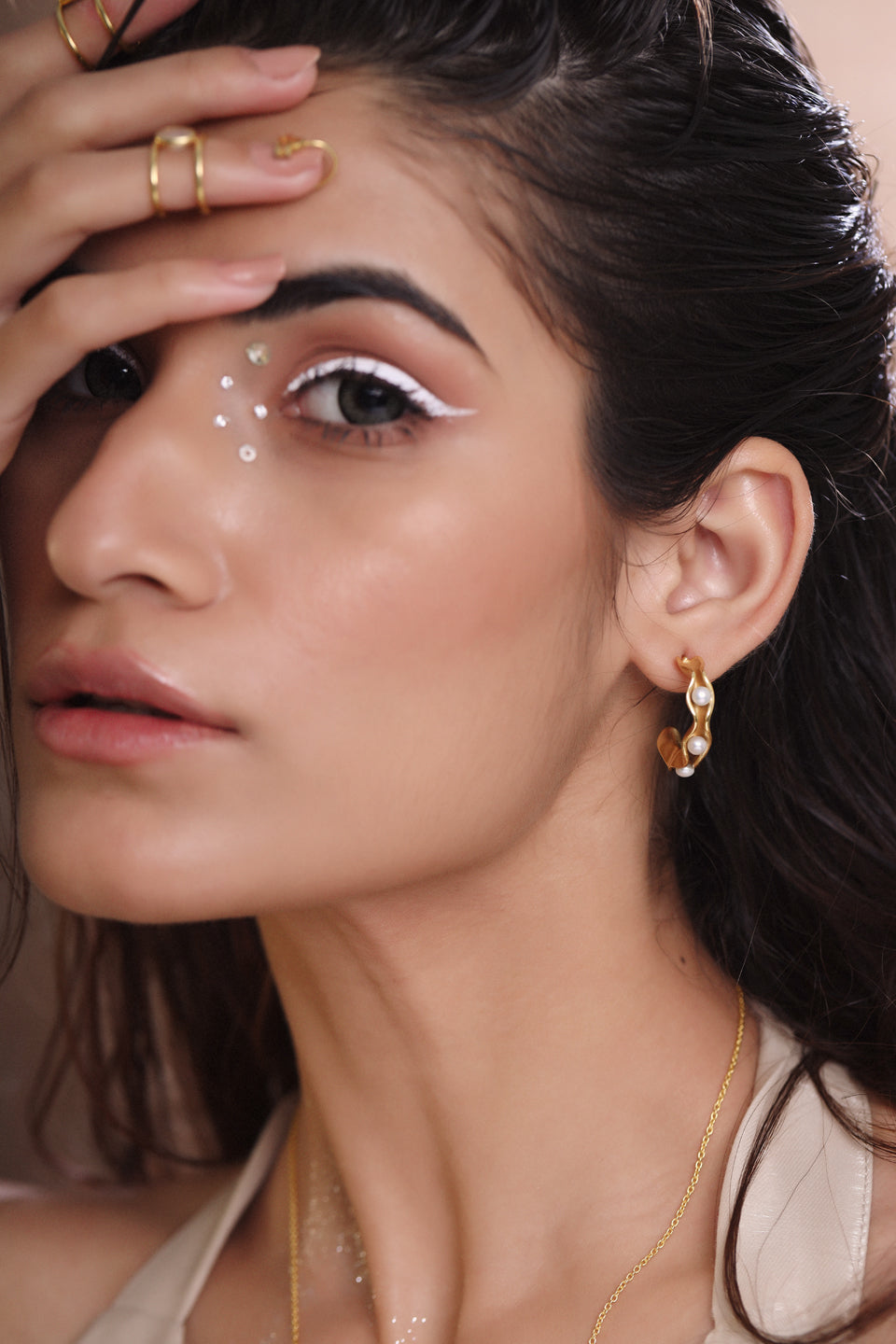 Pearl oyster hoops