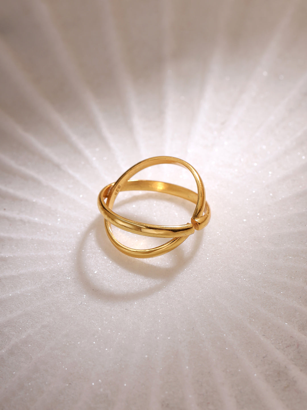 Twisted ring