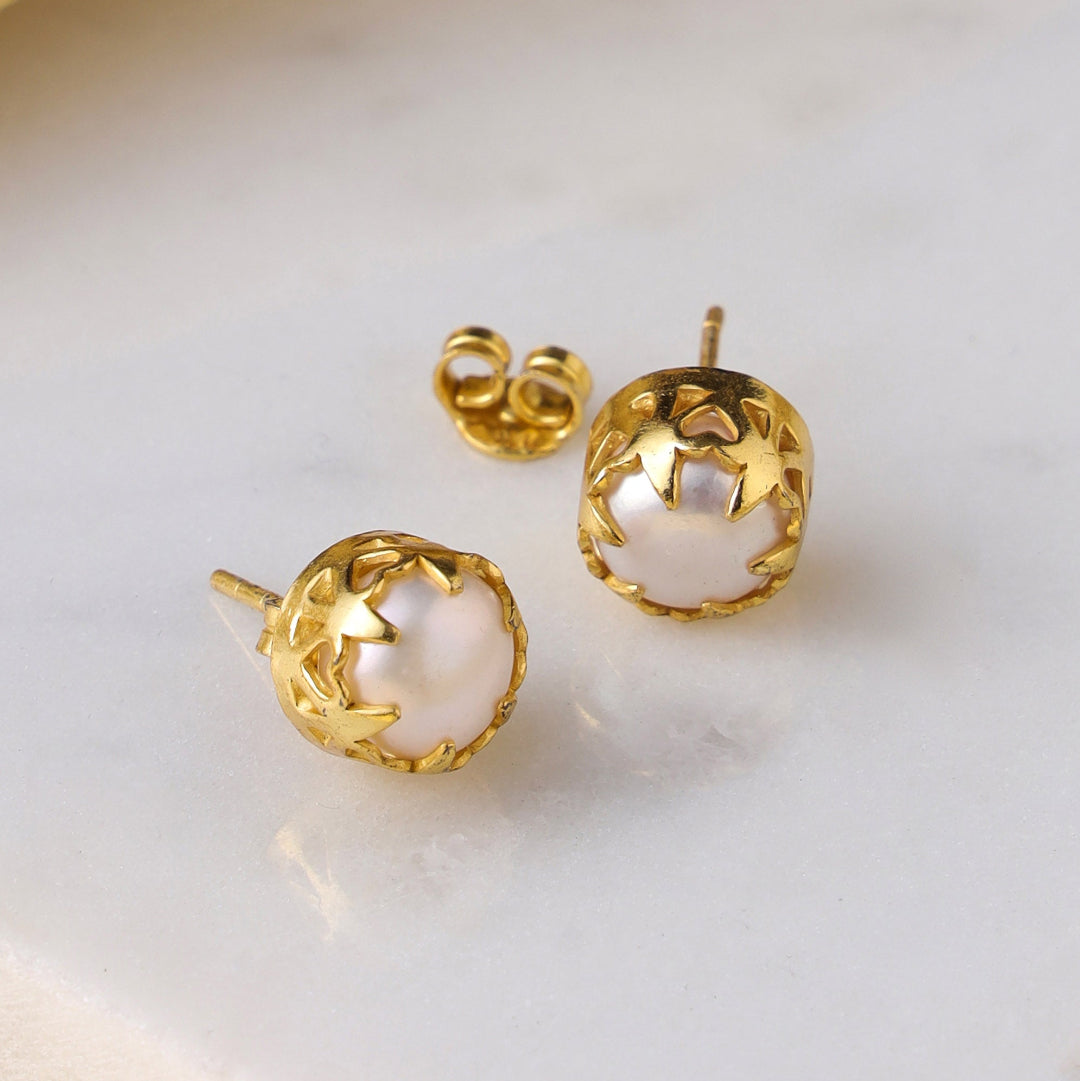 Pearl princess studs