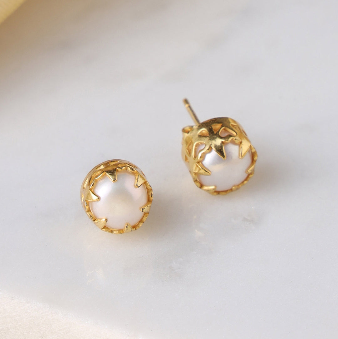 Pearl princess studs