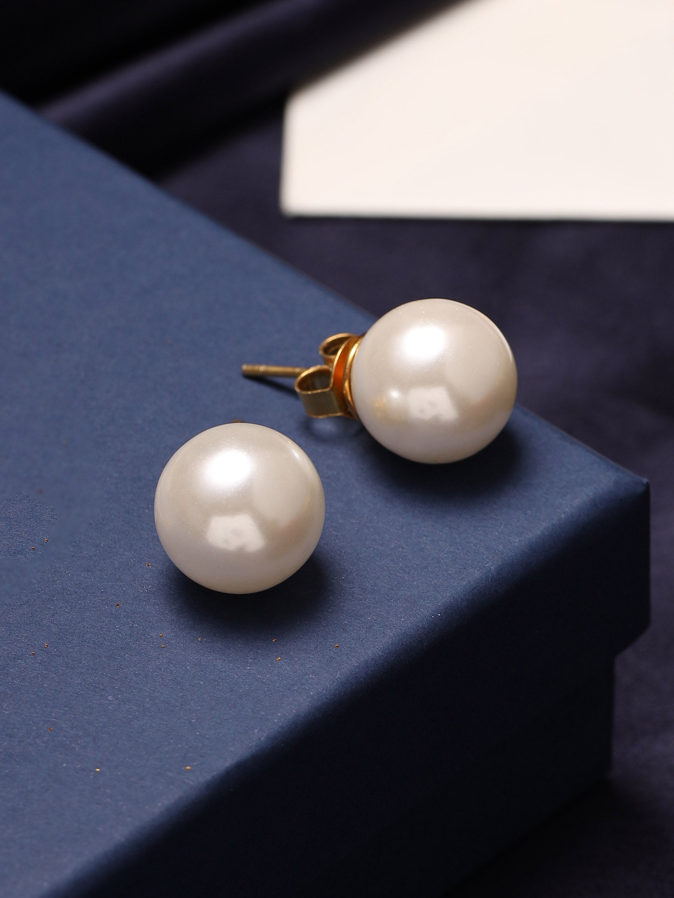 16mm round pearl studs